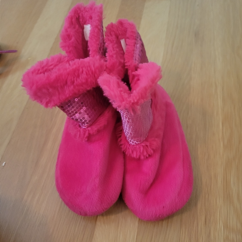 Capelli kids slippers sz 1/2